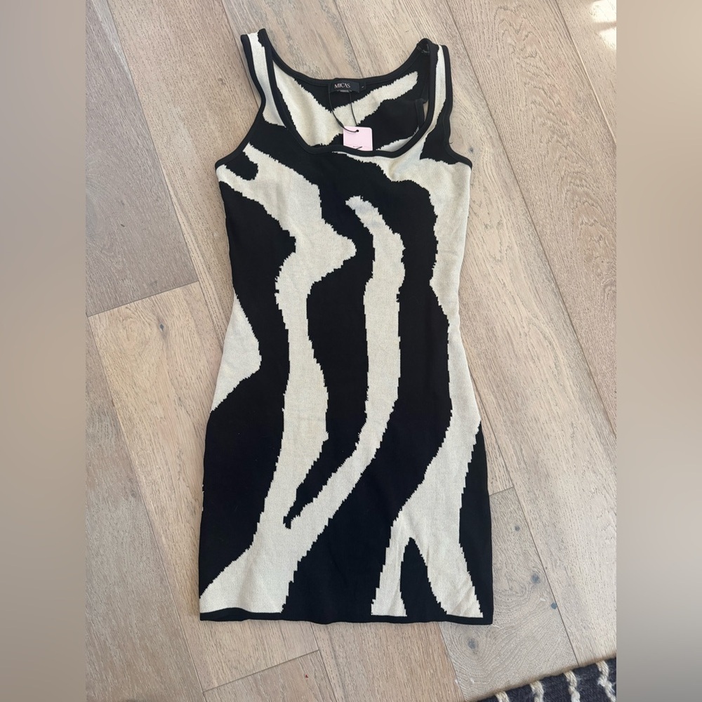 Micas Women's Sleeveless Knit Bodycon Mini Dress Small